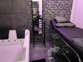 50 Nuances de Bonheur à 2, Balnéo, Table massages